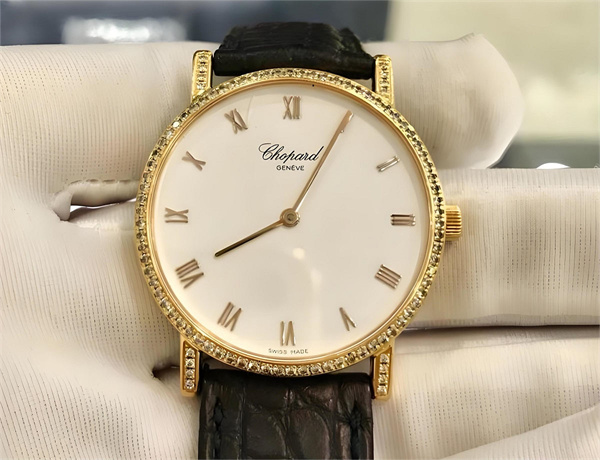 蕭邦腕表臟了解決辦法盤點(日常保養與清潔技巧)(圖) 蕭邦腕表臟了解決辦法盤點(日常保養與清潔技巧)(圖)