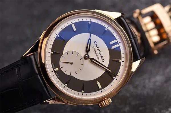 蕭邦手表放一晚就停(圖) 蕭邦手表放一晚就停(圖)