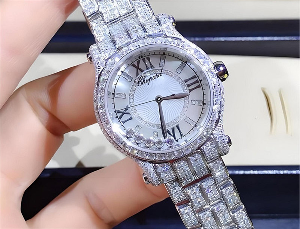 蕭邦腕表表殼有劃痕解決方法詳解(圖) 蕭邦腕表表殼有劃痕解決方法詳解(圖)